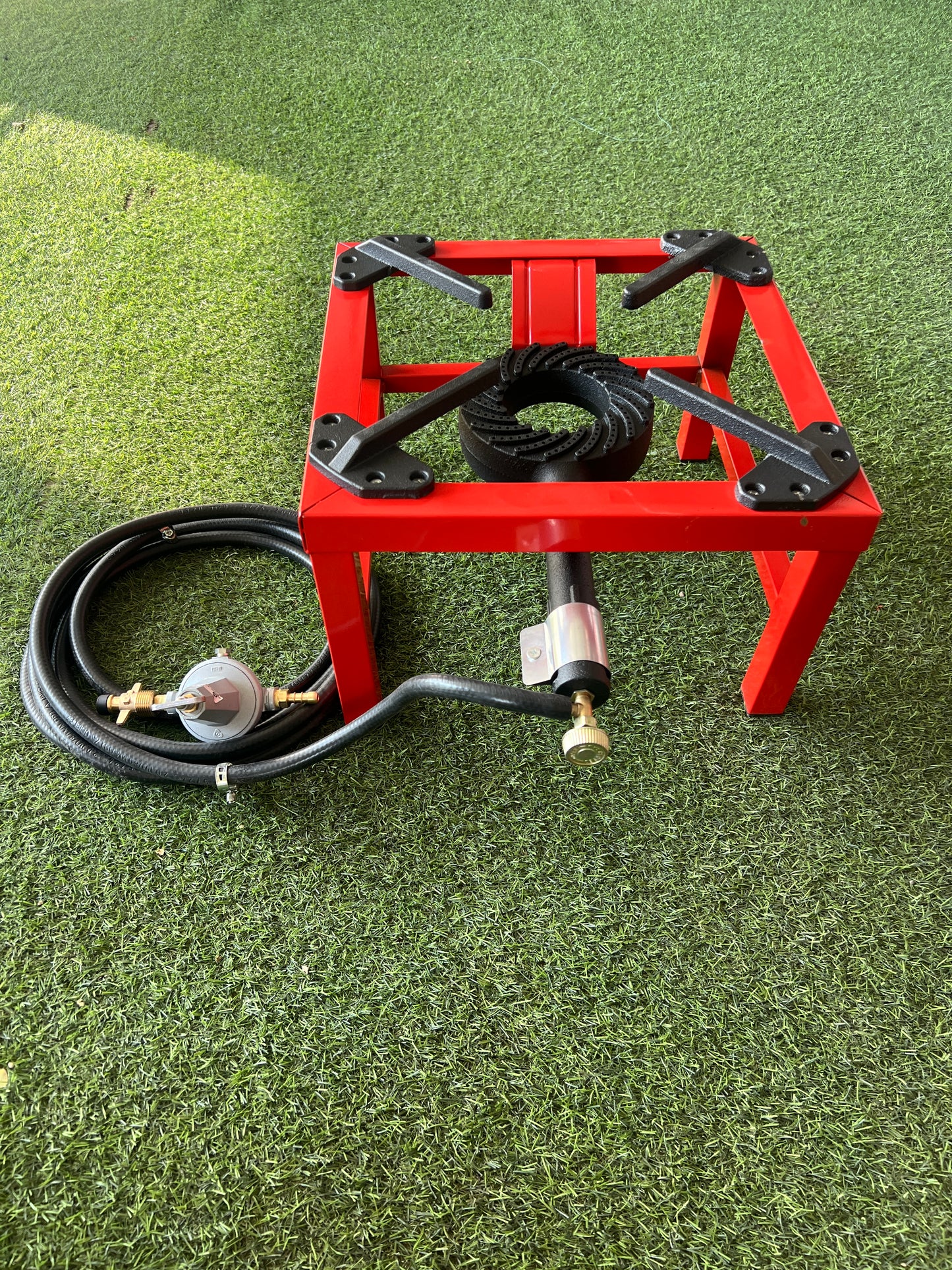 כירת שטח עוצמתית, ראש יצוק , כולל ווסת וצינור לחץ תקניים