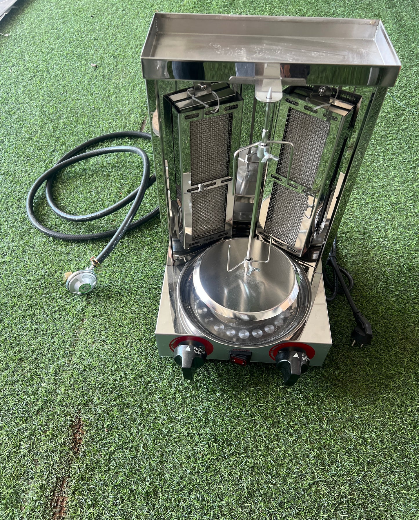 מכונת שווארמה ביתית עם ווסת וצינור