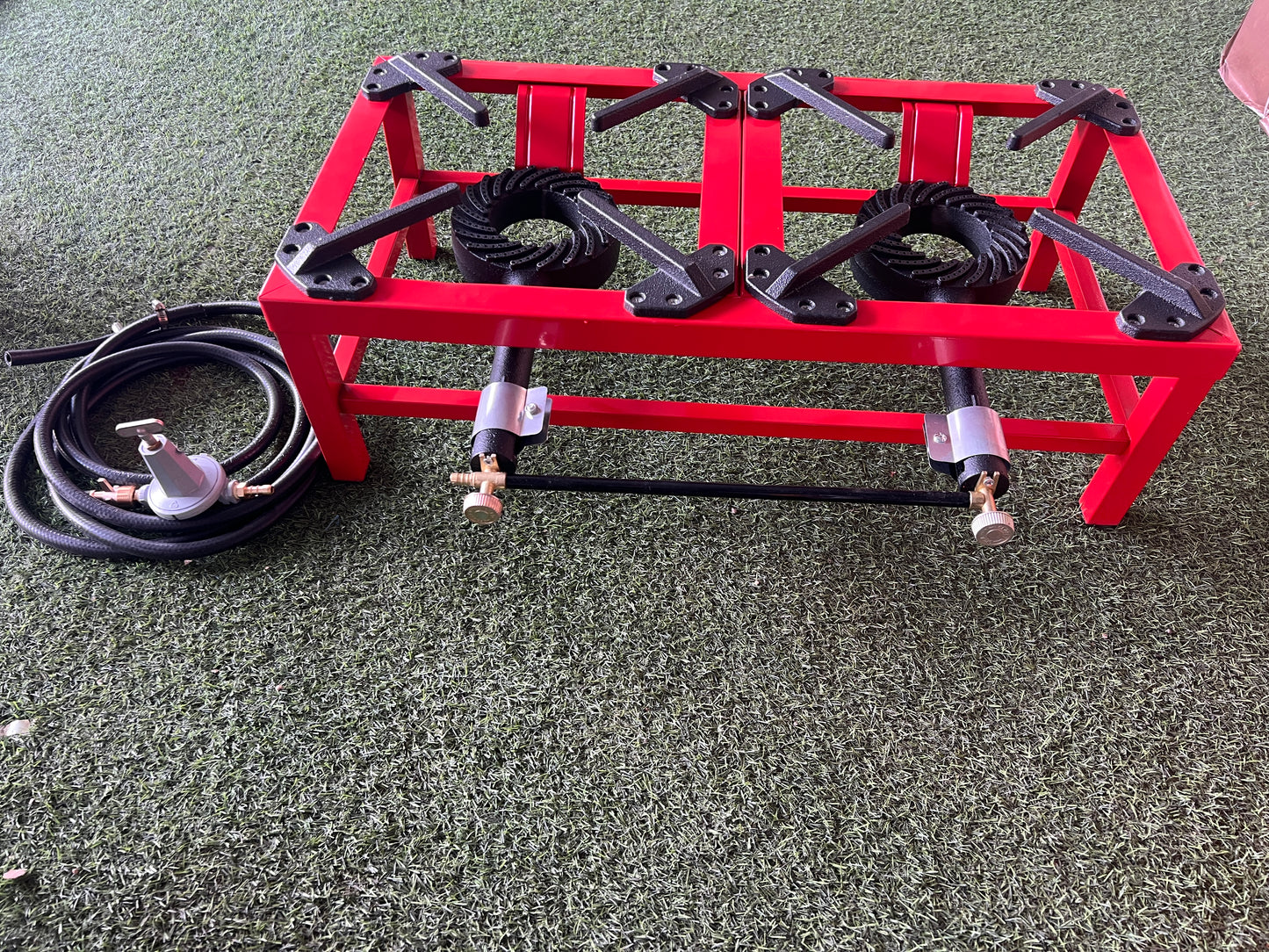 קיט כירת גז כפולה מוגבהת כולל ווסת וצינור לחץ תקניים ..הכירה בלי חישן לשימוש חיצוני בלבד